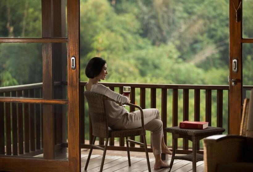 فندق Novus Giri Resort & Spa