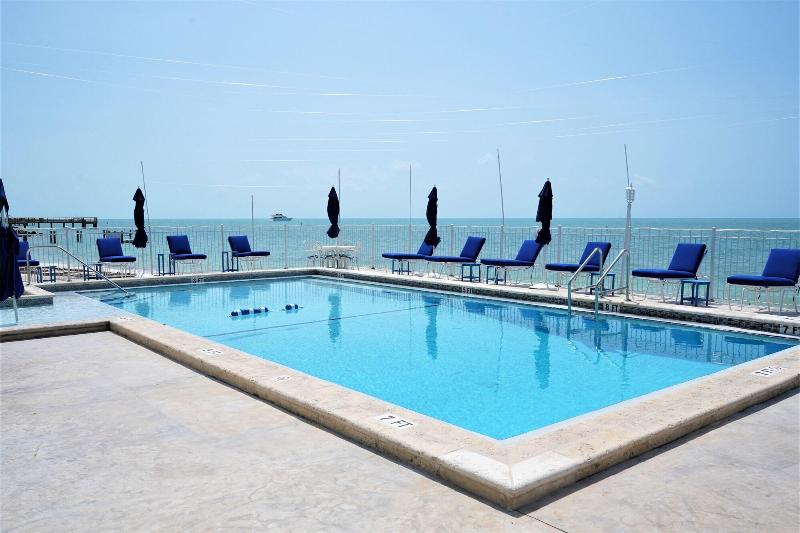 Glunz Ocean Beach Hotel And Resort