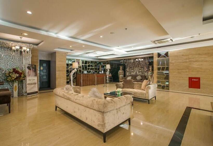 هتل Royal Regantris Cendana
