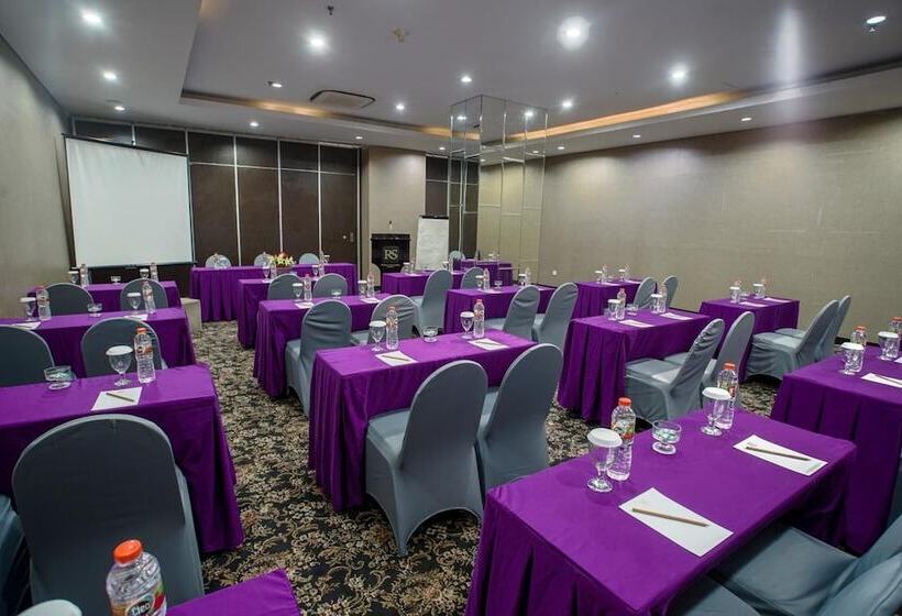 هتل Royal Regantris Cendana