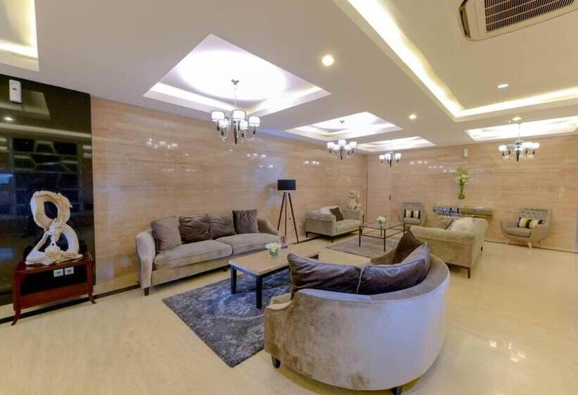 هتل Royal Regantris Cendana