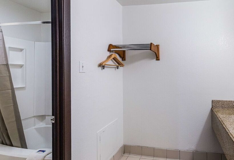 Motel 6 Lancaster, Tx  Desoto  Lancaster