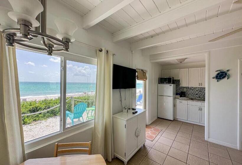 منتجع The Pearl Beach Inn