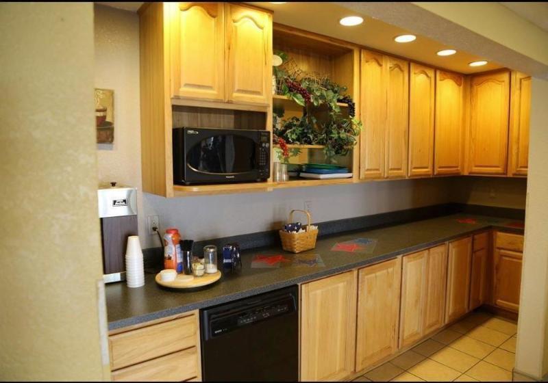 فندق Americas Best Value Inn & Suites Bluffton