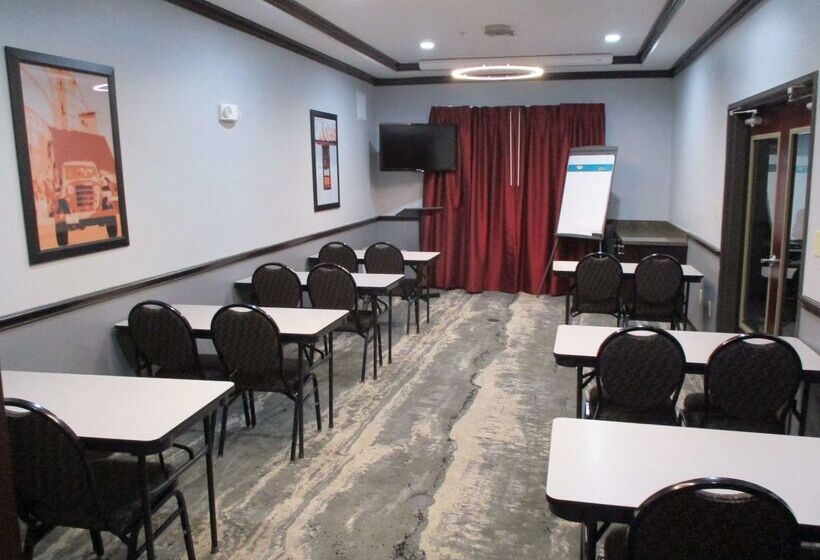 בית מלון כפרי Best Western Carthage Inn & Suites