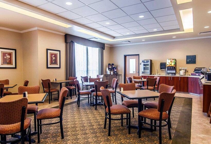 فندق Comfort Inn & Suites Creswell