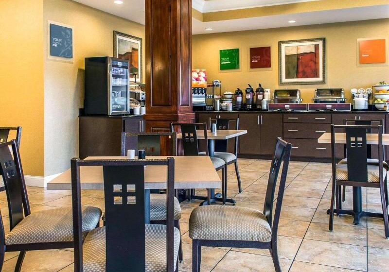 Отель Comfort Inn & Suites Franklin East