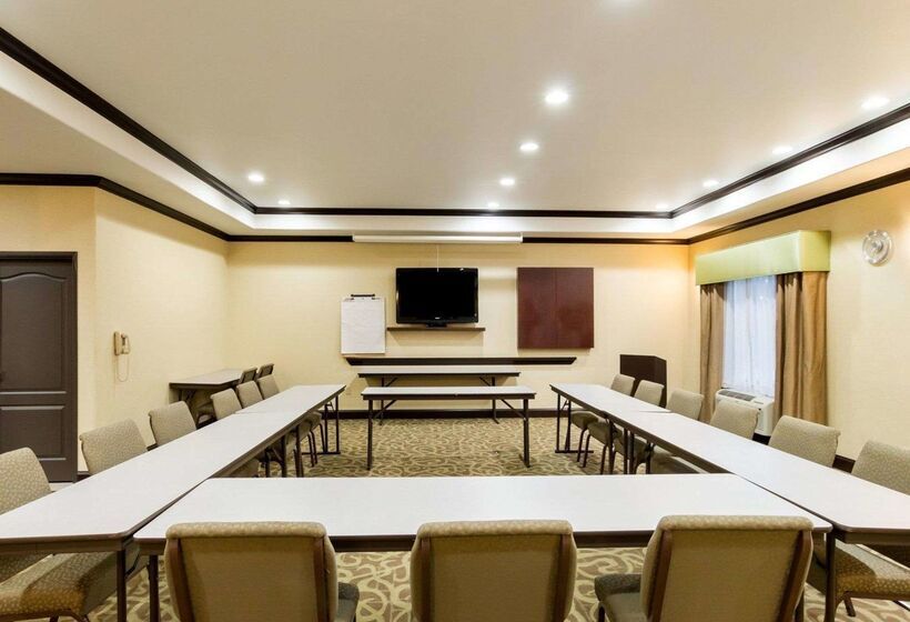 Отель Baymont By Wyndham Jewett