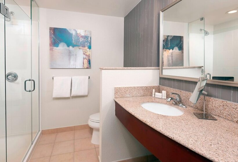 فندق Courtyard Fort Wayne Downtown At Grand Wayne Convention Center