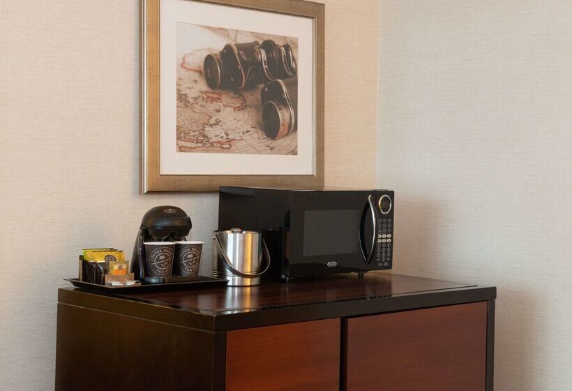 Doubletree By Hilton Hotel & Suites Charleston Airport