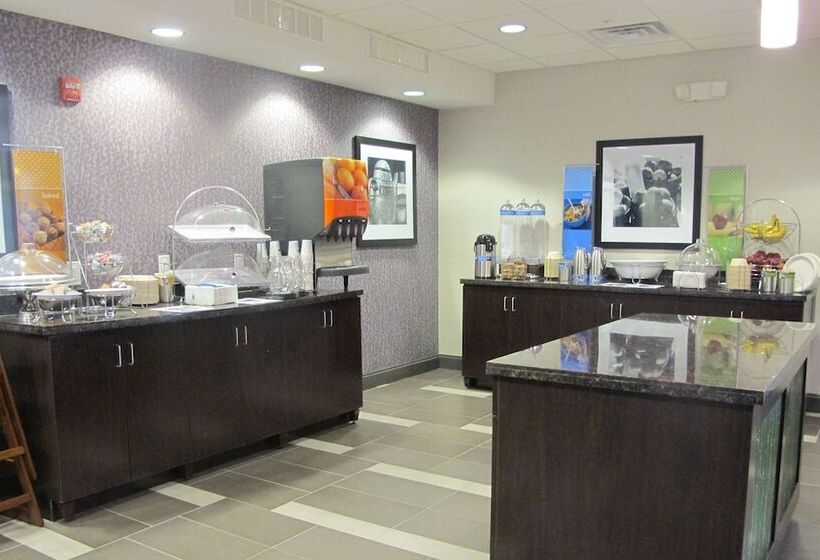 فندق Hampton Inn By Hilton Leesville Fort Johnson