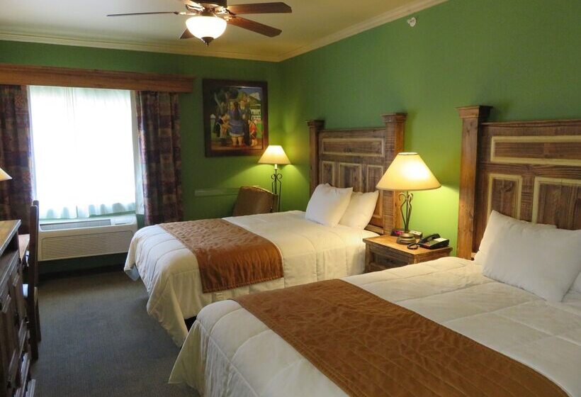 ホテル La Hacienda Inn