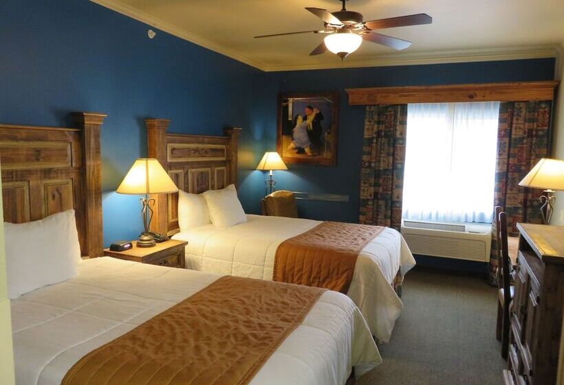 ホテル La Hacienda Inn