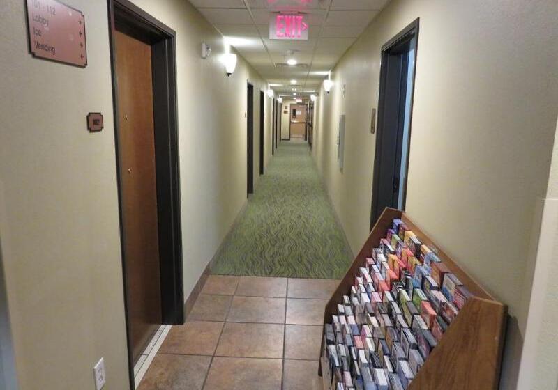 ホテル La Hacienda Inn