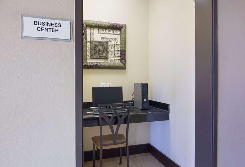 فندق Rodeway Inn & Suites