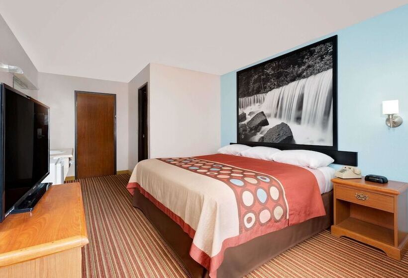 酒店 Super 8 By Wyndham Rock Port Mo