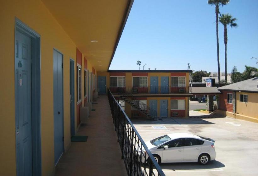 모텔 Pacific Coast Inn