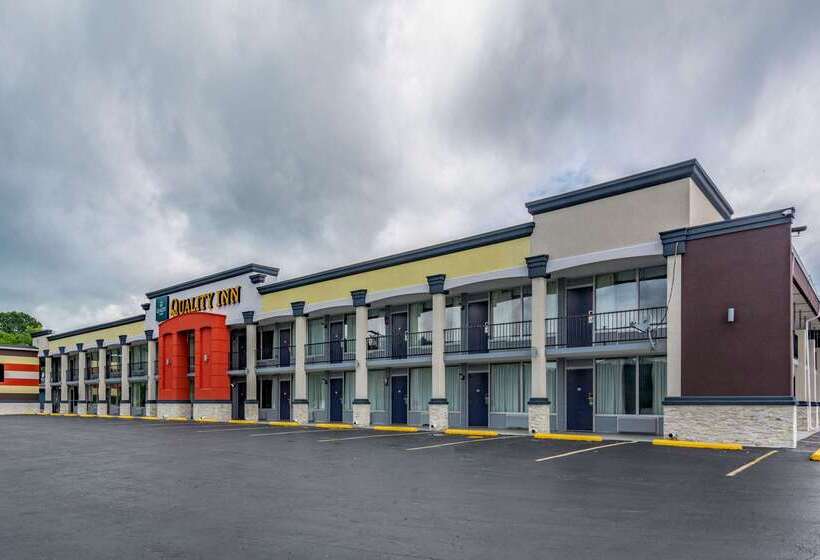 فندق على الطريق Quality Inn