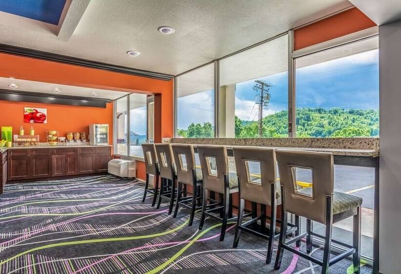 فندق على الطريق Quality Inn