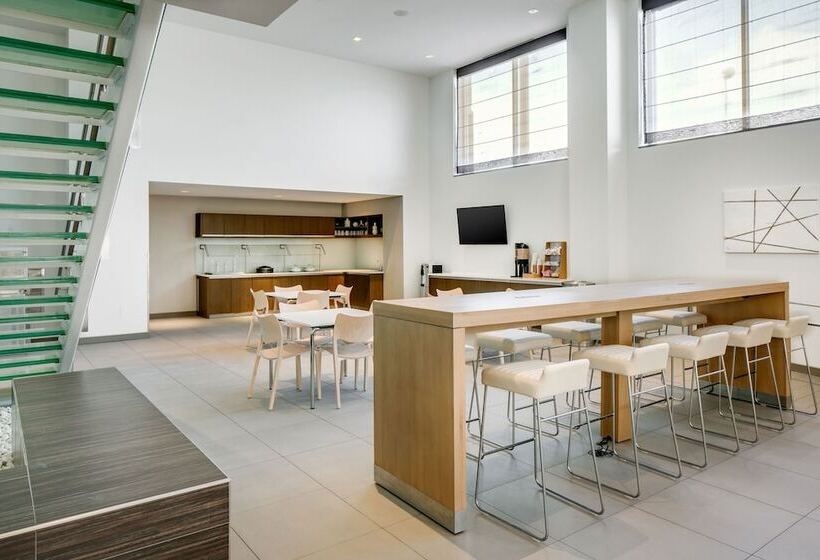 Element Omaha Midtown Crossing