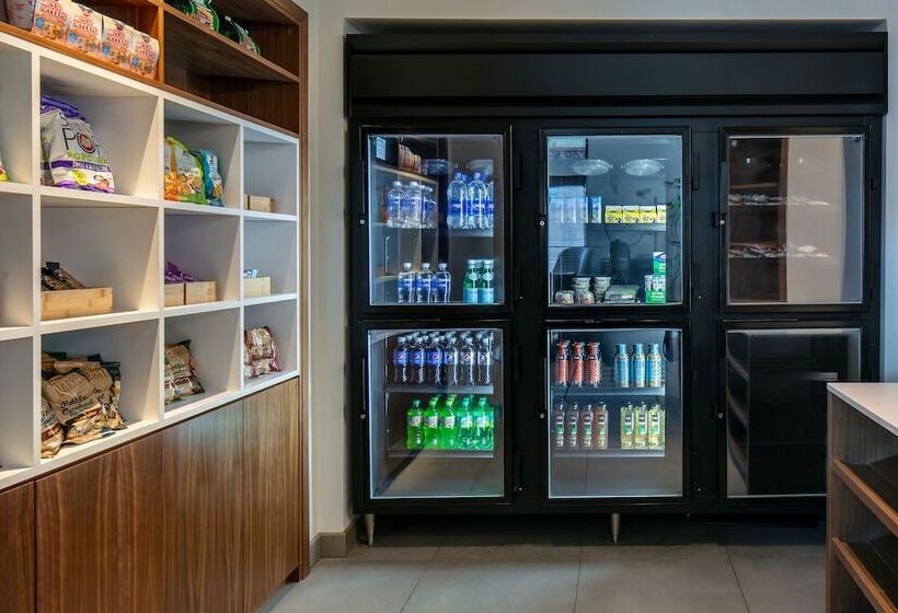 Element Omaha Midtown Crossing