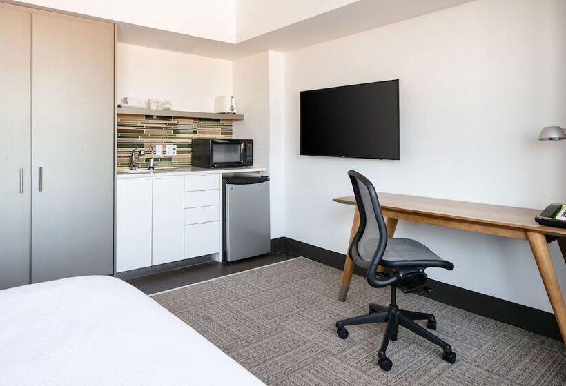 Element Omaha Midtown Crossing