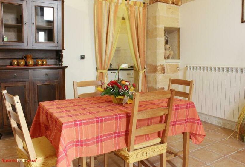 Exedra Holiday House