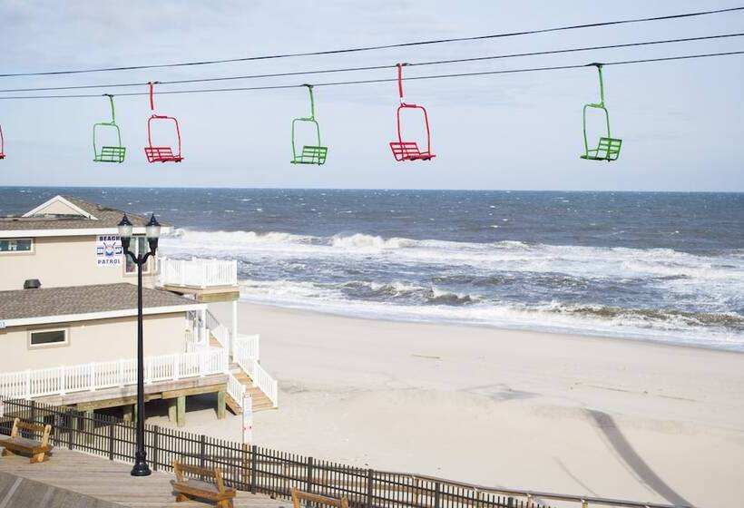 Boardwalk Hotel Charlee & Apartments Beach Hotel Oceanfront