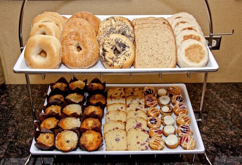 هتل Hampton Inn & Suites Rochester/henrietta