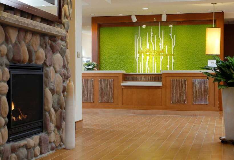 בית מלון כפרי Hilton Garden Inn Cedar Falls