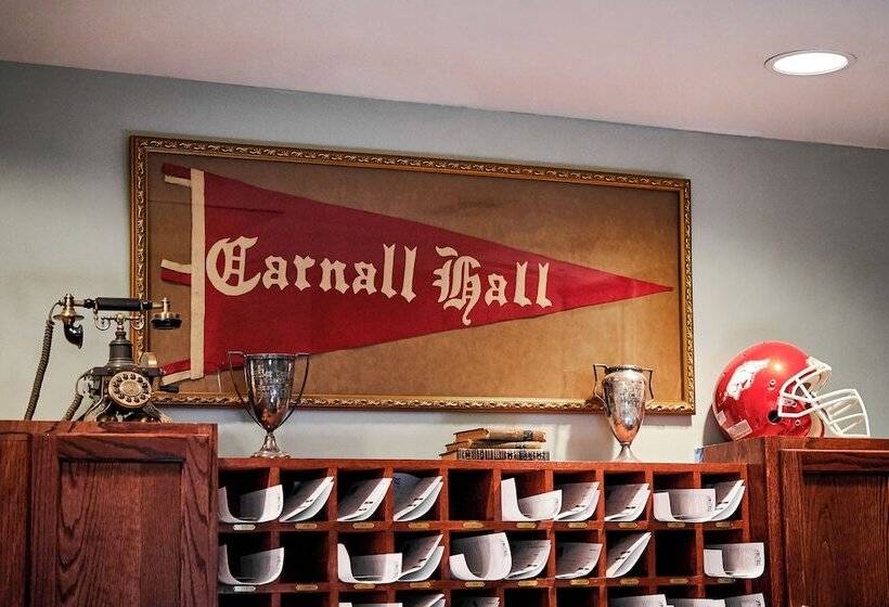 هتل Inn At Carnall Hall