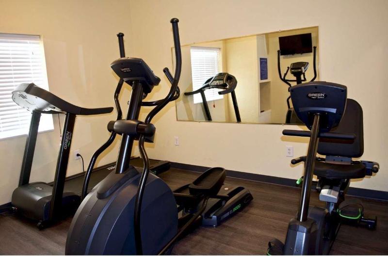 فندق على الطريق Days Inn & Suites By Wyndham Augusta Near Fort Eisenhower