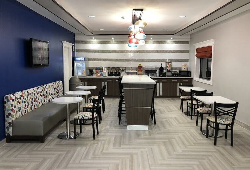 汽车旅馆  Executive Inn & Suites Joaquin