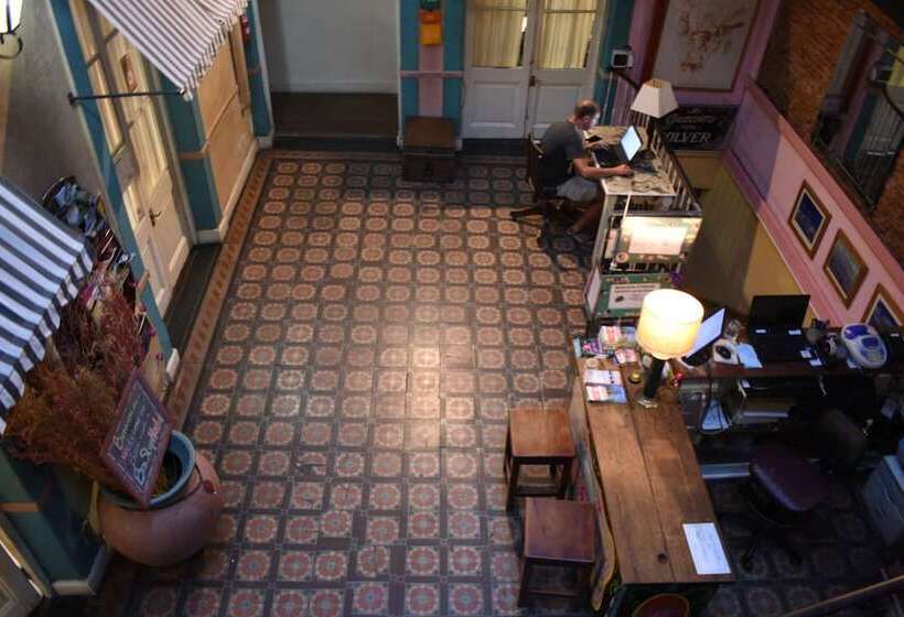 هاستل Ba Stop Hotel House