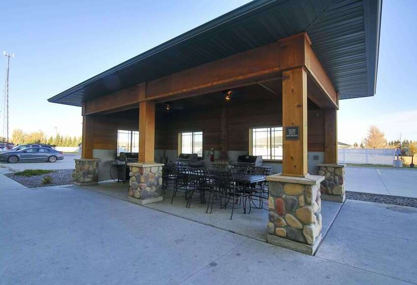 Hawthorn Extended Stay By Wyndham Minot