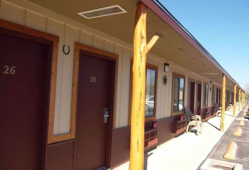 בית מלון כפרי Americas Best Value Inn   Legend S Inn