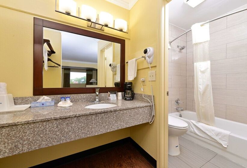 فندق Americas Best Value Inn Winona