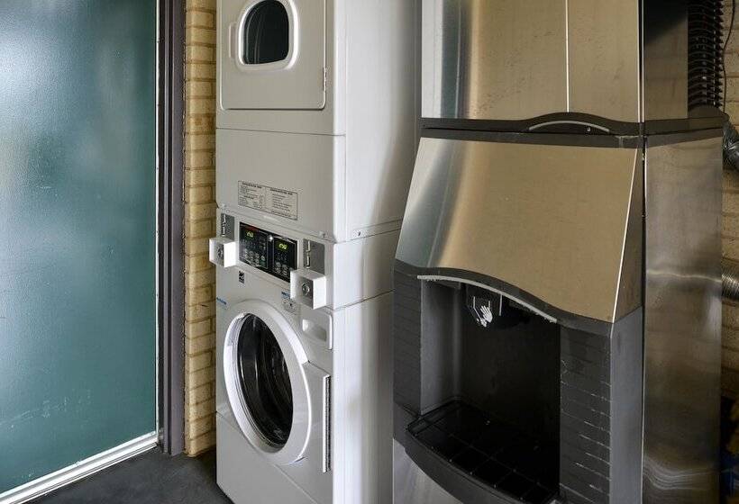 فندق Americas Best Value Inn Winona