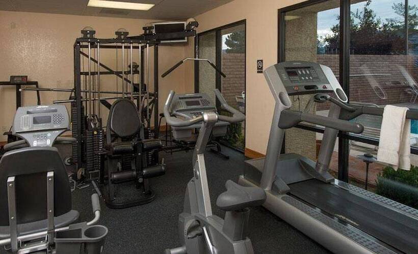 호텔 Gateway Studio Suites