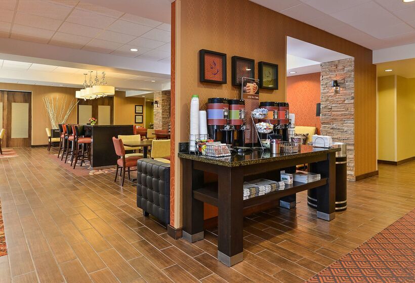 בית מלון כפרי Hampton Inn Clinton, Ia