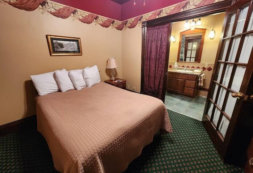 هتل Historic Iron Horse Inn   Deadwood
