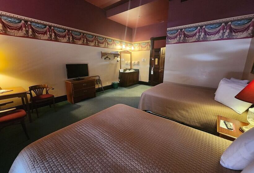 هتل Historic Iron Horse Inn   Deadwood