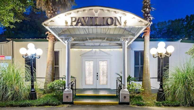 فندق Historic Michabelle Inn