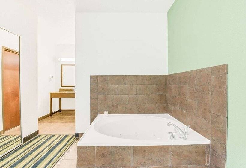 酒店 Super 8 By Wyndham Cotulla Tx