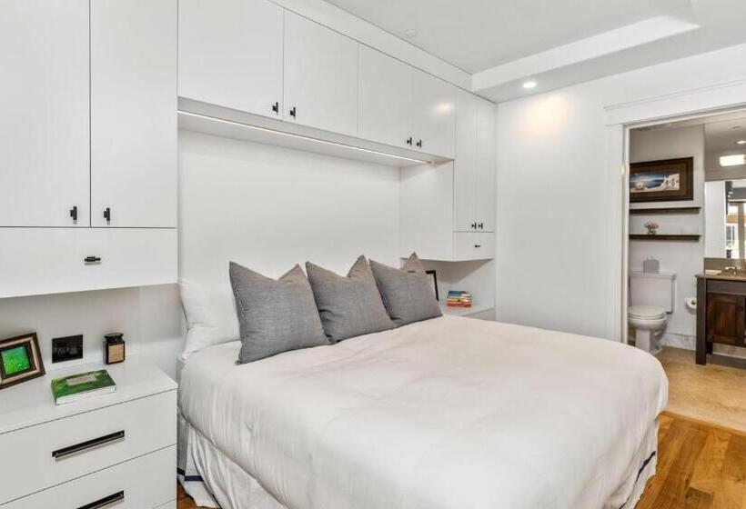 هتل The Auberge Residences At Element 52