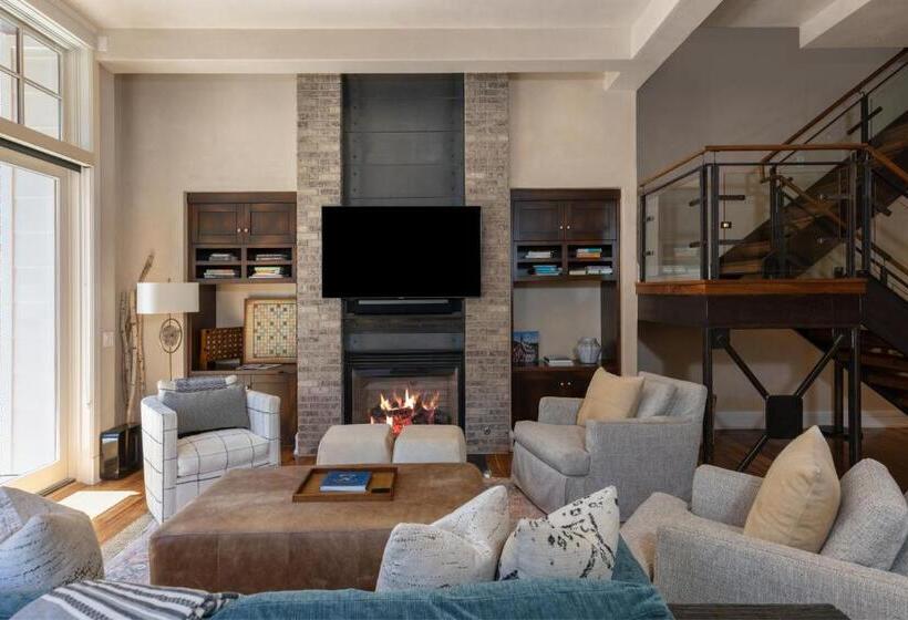 هتل The Auberge Residences At Element 52
