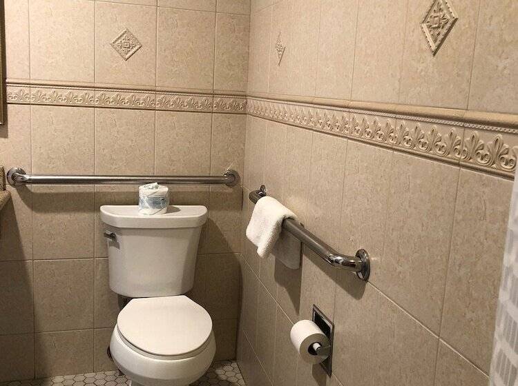 בית מלון כפרי Walnut Inn & Suites West Covina