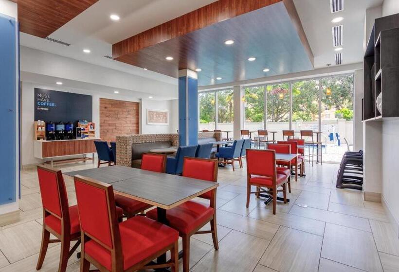 فندق Holiday Inn Express & Suites   Miramar, An Ihg