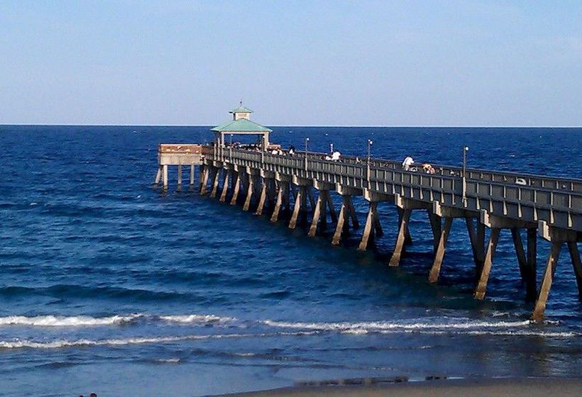 Deerfield Buccaneer Resort Apartments