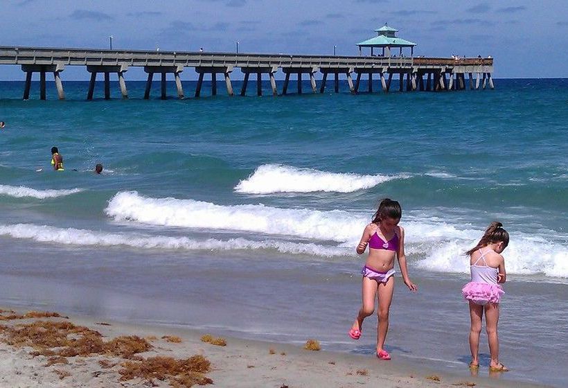 Deerfield Buccaneer Resort Apartments